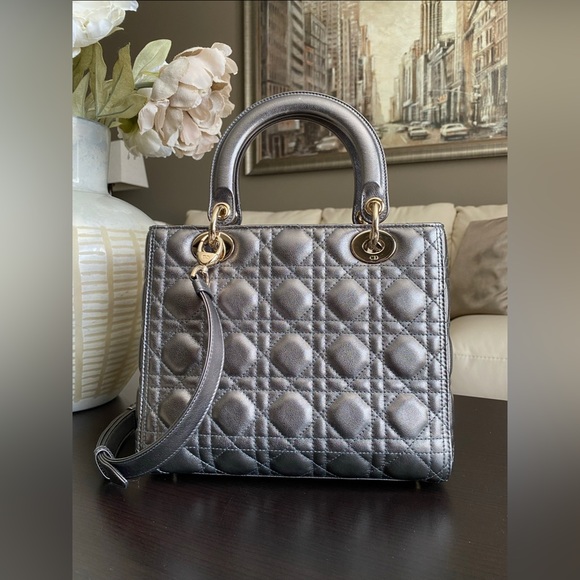 CHRISTIAN DIOR
Metallic Calfskin Cannage Medium Lady Dior
Gunmetal Grey - Picture 3 of 16